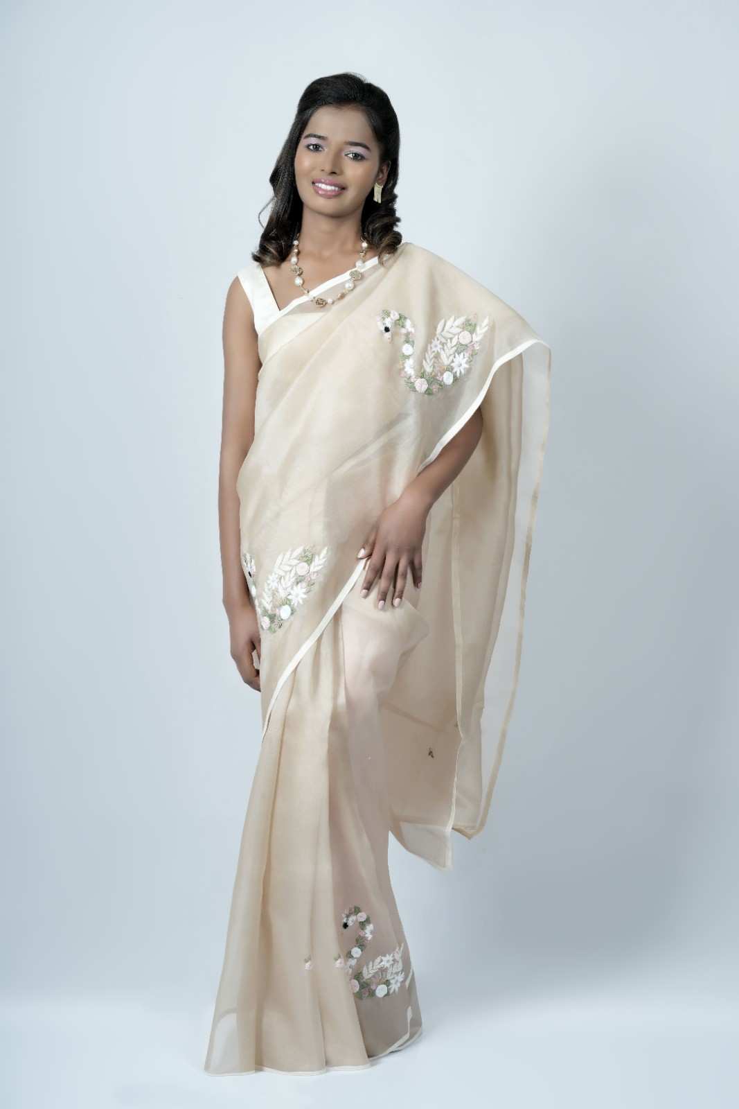Embroidered silk organza saree with intricate thread work_1